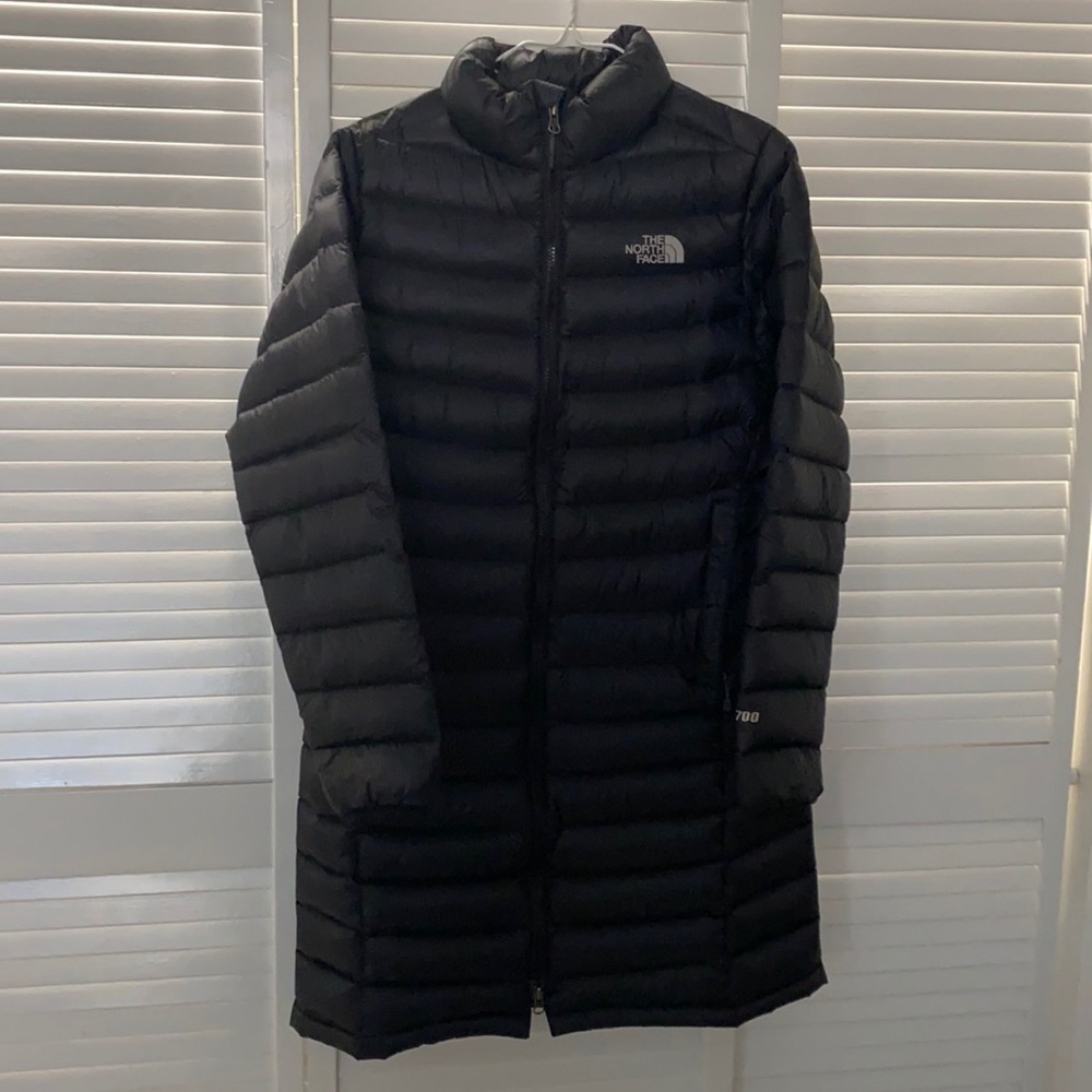 Women’s north face 700 down parka jacket! Small